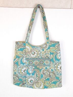Vera Bradley Shoulder Tote Peacock Paisley Quilted Great preowned condition.